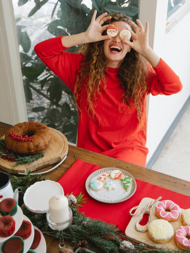 7 Christmas Cakes You’ll Want To Try This Season